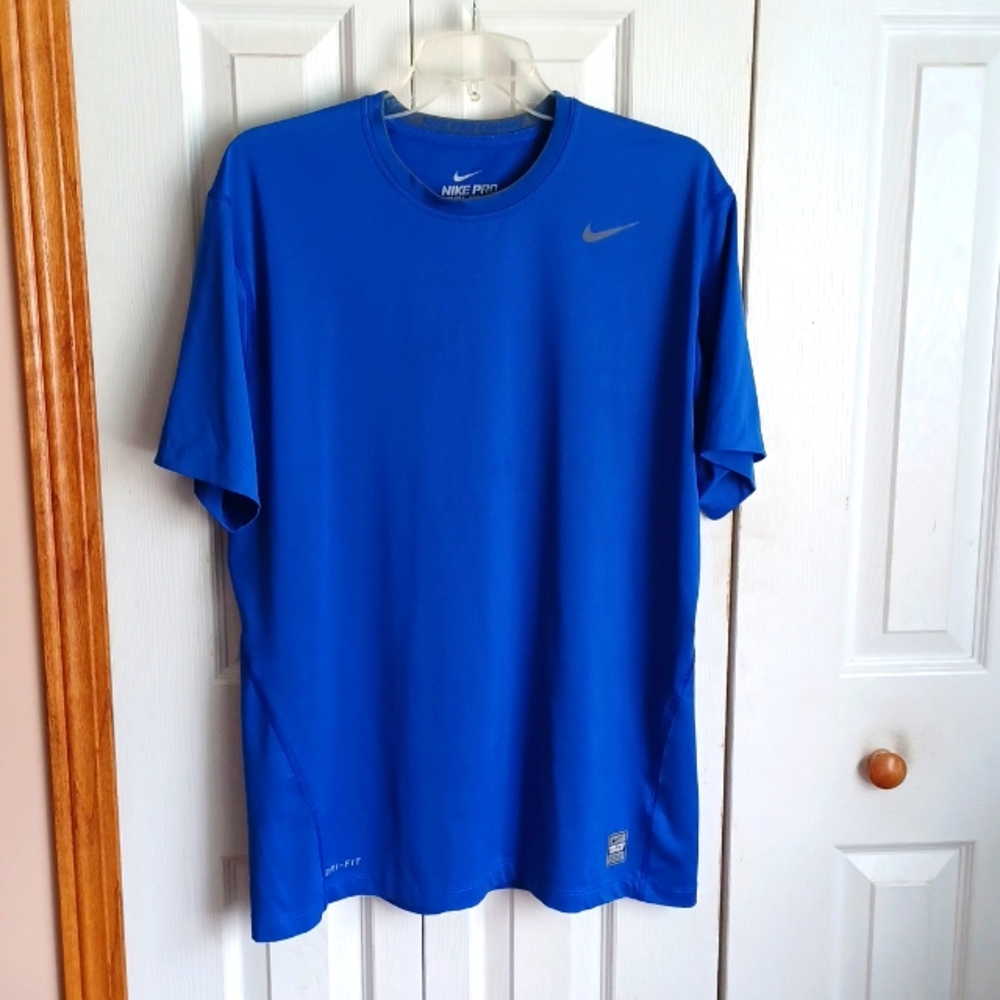 Men nike shirt blue...xl